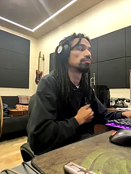 Snapshot of hotcamboy420 chatting on November 17, 5:24 am hotcamboy420 online show from November 17, 5:24 am