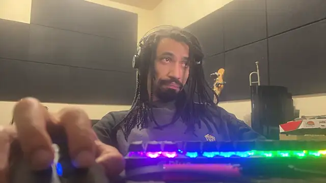 Snapshot of hotcamboy420 chatting on November 20, 6:46 am hotcamboy420 online show from November 20, 6:46 am