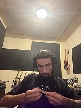 Snapshot of hotcamboy420 chatting on November 30, 6:28 am hotcamboy420 online show from November 30, 6:28 am