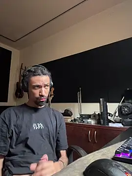 Snapshot of hotcamboy420 chatting on December 2, 4:57 pm hotcamboy420 online show from December 2, 4:57 pm