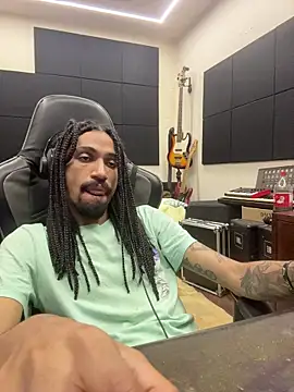 hotcamboy420 online show from February 25, 6:01 am