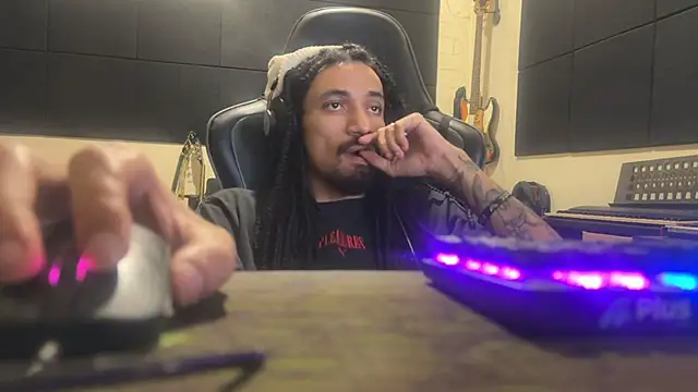 hotcamboy420 online show from March 15, 12:16 am