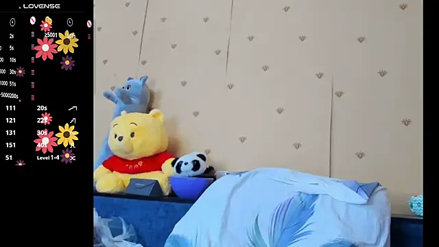 Snapshot of Boni_NeLL__ chatting on December 15, 10:41 am Boni NeLL online show from December 15, 10:41 am