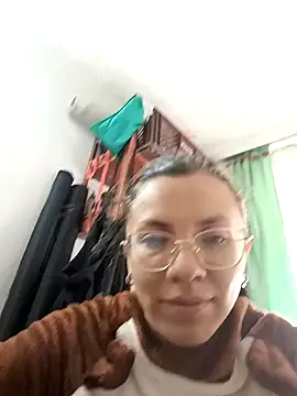 karlamorris  online show from January 10, 3:16 pm