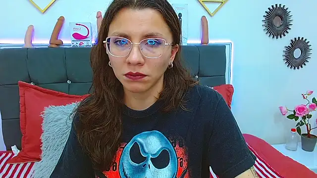 karlamorris  online show from February 20, 4:57 pm