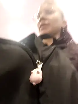 karlamorris  online show from September 12, 1:22 pm