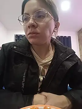 karlamorris  online show from October 25, 5:19 pm