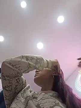 karlamorris  online show from November 5, 1:55 pm