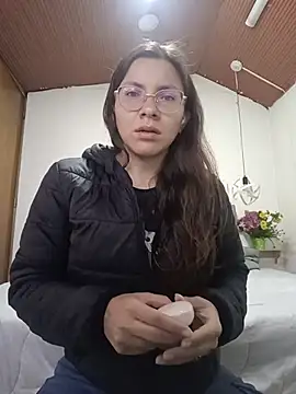 karlamorris  online show from December 5, 1:09 pm