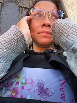 karlamorris  online show from February 11, 1:16 pm