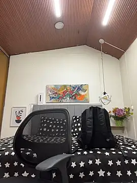 karlamorris  online show from May 2, 1:38 pm