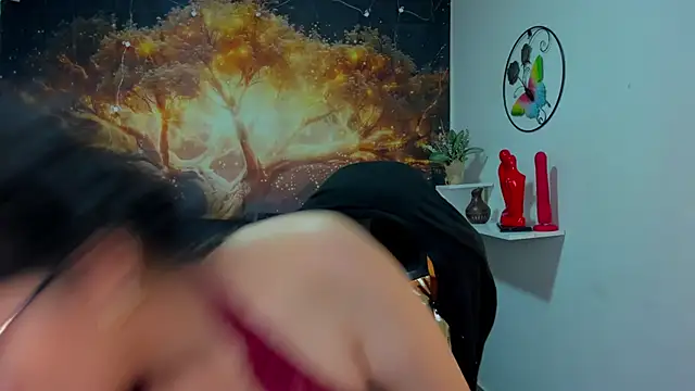 Snapshot of Lust_Mom41 chatting on December 15, 8:36 pm Lust Mom41 online show from December 15, 8:36 pm