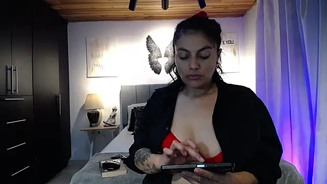 Snapshot of Lust_Mom41 chatting on February 8, 11:02 pm Lust Mom41 online show from February 8, 11:02 pm