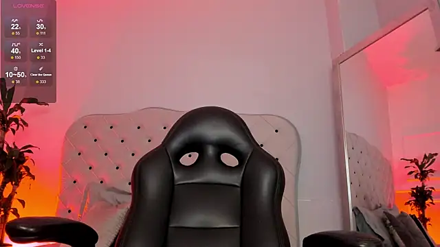 Snapshot of renee_shelby_ chatting on March 8, 10:24 pm renee shelby online show from March 8, 10:24 pm