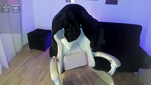 Snapshot of lunitaa18 chatting on October 21, 8:53 pm lunitaa18 online show from October 21, 8:53 pm