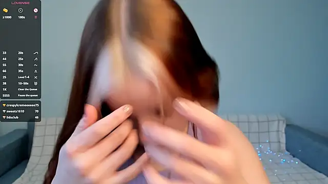 Snapshot of crystal_lilith chatting on December 5, 10:44 am crystal lilith online show from December 5, 10:44 am