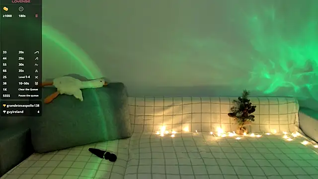 Snapshot of crystal_lilith chatting on December 7, 11:18 am crystal lilith online show from December 7, 11:18 am