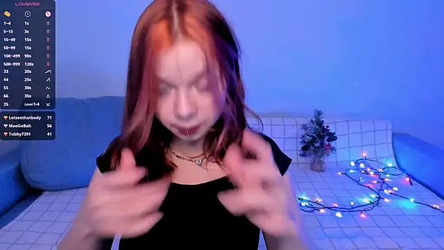 Snapshot of crystal_lilith chatting on December 22, 12:50 am crystal lilith online show from December 22, 12:50 am