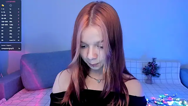 Snapshot of crystal_lilith chatting on December 26, 9:01 am crystal lilith online show from December 26, 9:01 am