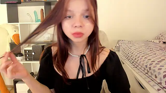 Snapshot of crystal_lilith chatting on February 22, 4:30 pm crystal lilith online show from February 22, 4:30 pm