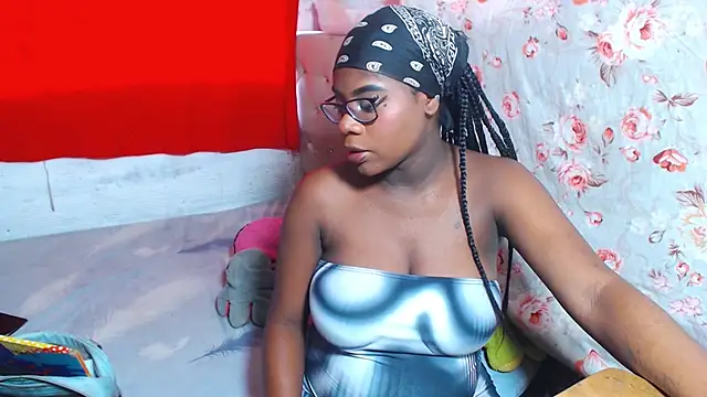 Snapshot of EvaxEmma chatting on June 18, 4:55 pm EvaxEmma online show from June 18, 4:55 pm