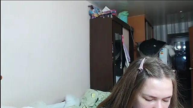 Snapshot of leila_bambi_ chatting on December 31, 1:04 am leila bambi online show from December 31, 1:04 am