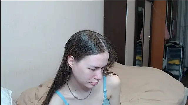 Snapshot of leila_bambi_ chatting on March 21, 3:44 am leila bambi online show from March 21, 3:44 am