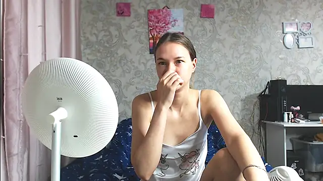 Snapshot of leila_bambi_ chatting on November 2, 7:05 pm leila bambi online show from November 2, 7:05 pm