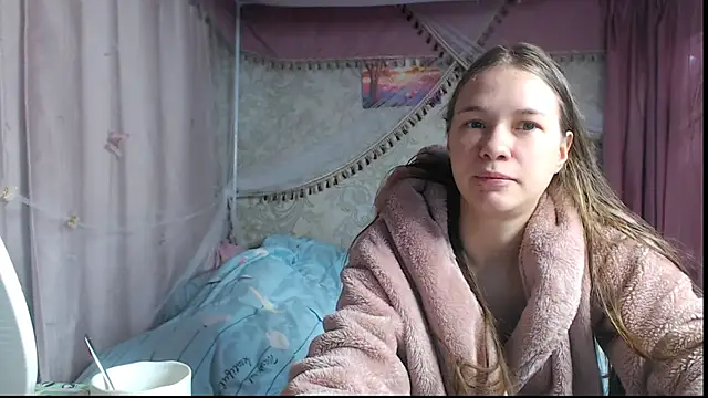 Snapshot of leila_bambi_ chatting on December 21, 6:59 pm leila bambi online show from December 21, 6:59 pm