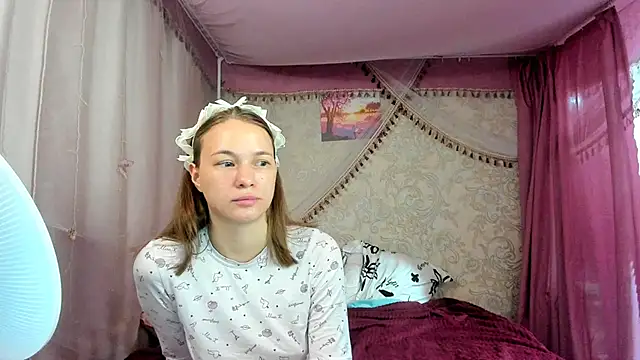 leila bambi  online show from June 29, 5:46 pm