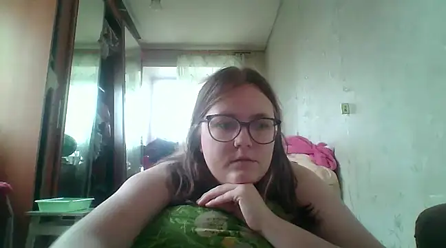 Snapshot of DesireMelissa chatting on February 11, 8:26 am DesireMelissa online show from February 11, 8:26 am