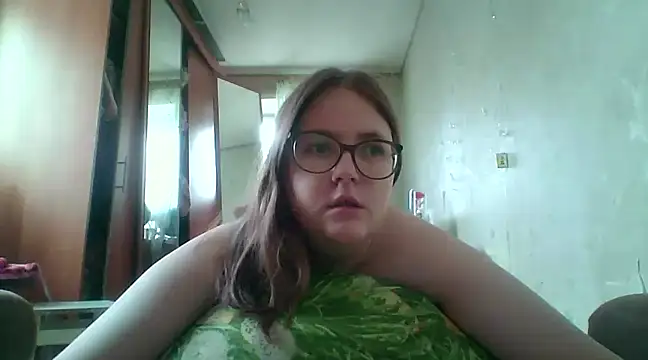 Snapshot of DesireMelissa chatting on February 15, 7:27 am DesireMelissa online show from February 15, 7:27 am