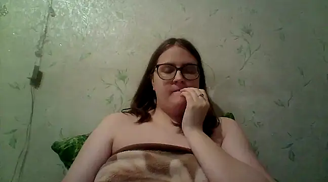 Snapshot of DesireMelissa chatting on February 23, 8:11 pm DesireMelissa online show from February 23, 8:11 pm