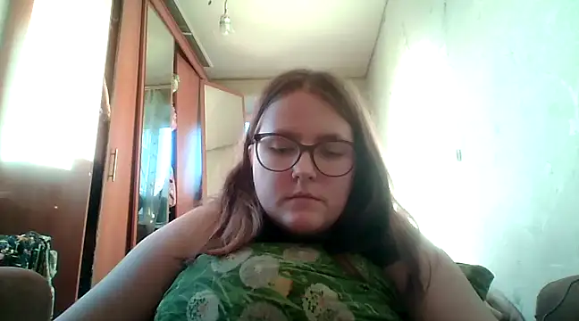 Snapshot of DesireMelissa chatting on February 24, 1:42 pm DesireMelissa online show from February 24, 1:42 pm