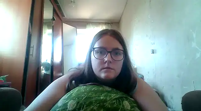 Snapshot of DesireMelissa chatting on February 27, 10:04 am DesireMelissa online show from February 27, 10:04 am