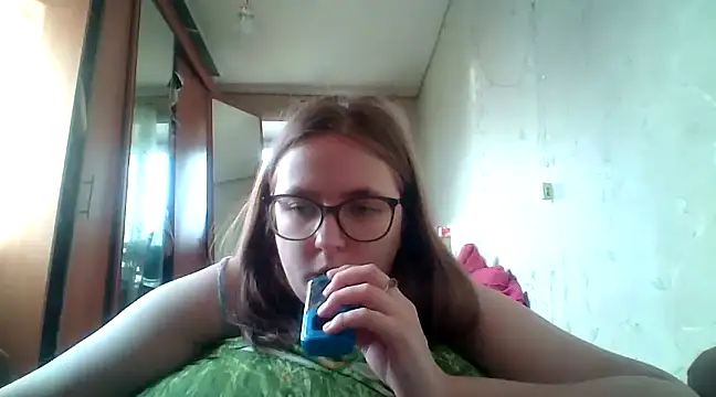 Snapshot of DesireMelissa chatting on March 1, 12:45 pm DesireMelissa online show from March 1, 12:45 pm