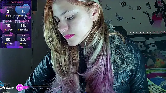 Snapshot of Elith_20 chatting on November 8, 4:23 am Elith 20 online show from November 8, 4:23 am