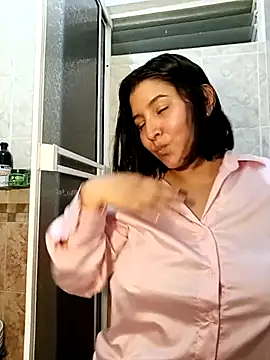 Snapshot of Zetrionn chatting on February 18, 5:20 am Zetrionn online show from February 18, 5:20 am