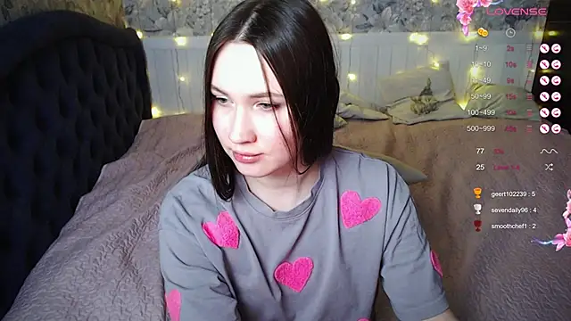 ChloeMillerMeow online show from March 4, 11:22 pm