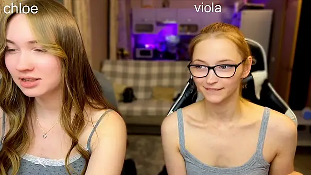 ChloeMillerMeow online show from October 3, 10:40 pm