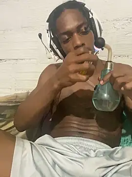 Larry-n-clouds online show from November 26, 3:51 am