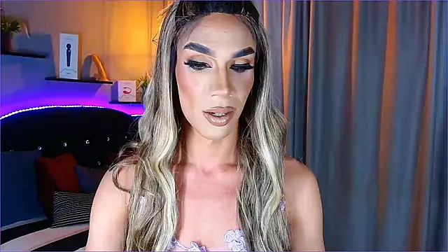 camila hootie online show from January 19, 3:29 am