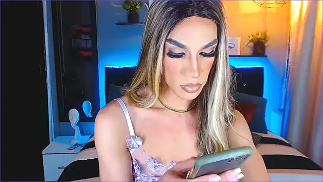 camila hootie online show from January 24, 3:43 am