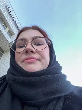 Snapshot of RinaCat chatting on December 17, 5:29 am RinaCat online show from December 17, 5:29 am