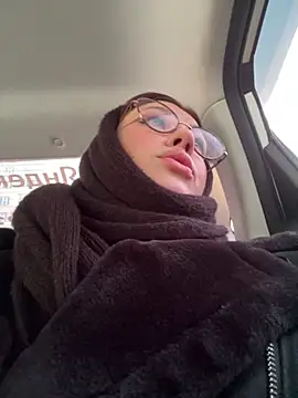 Snapshot of RinaCat chatting on December 18, 5:26 am RinaCat online show from December 18, 5:26 am