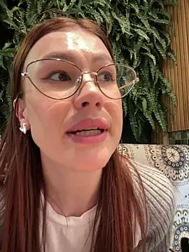 Snapshot of RinaCat chatting on December 21, 8:18 am RinaCat online show from December 21, 8:18 am