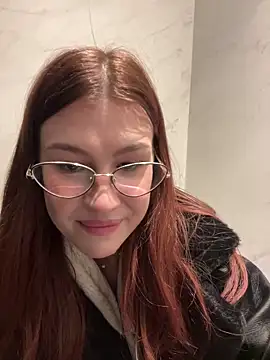 Snapshot of RinaCat chatting on December 31, 8:26 am RinaCat online show from December 31, 8:26 am