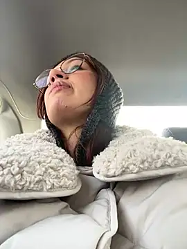 Snapshot of RinaCat chatting on January 13, 5:23 am RinaCat online show from January 13, 5:23 am