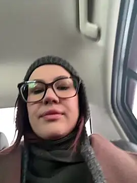 Snapshot of RinaCat chatting on February 9, 5:40 am RinaCat online show from February 9, 5:40 am