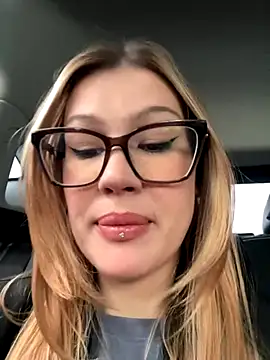 Snapshot of RinaCat chatting on September 12, 5:18 am RinaCat online show from September 12, 5:18 am